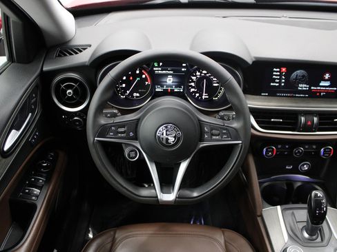Used 2019 Alfa Romeo Stelvio Ti image 16