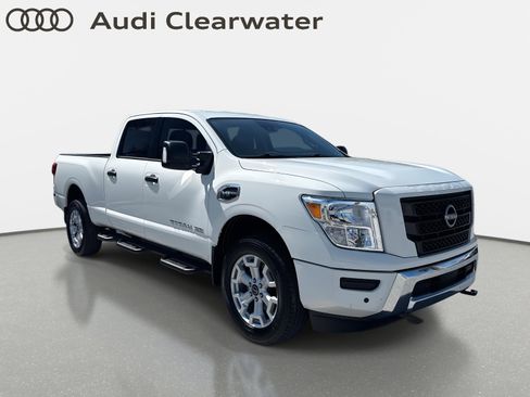 Used 2024 Nissan Titan SV w/ SV Convenience Package image 8