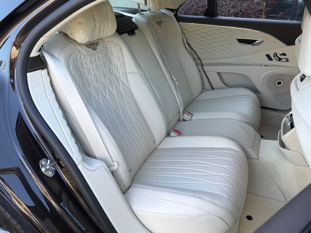 Used 2021 Bentley Flying Spur W12 AWD/4WD image 40