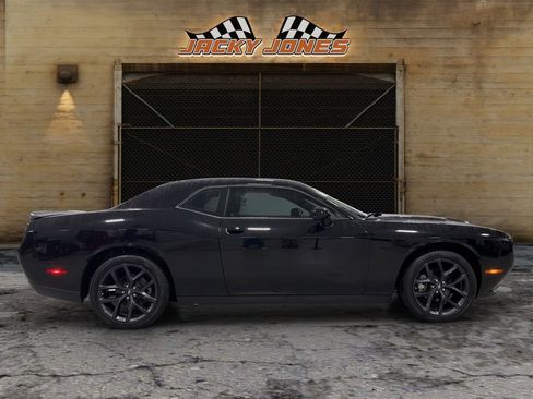 Used 2023 Dodge Challenger SXT w/ Blacktop Package image 10
