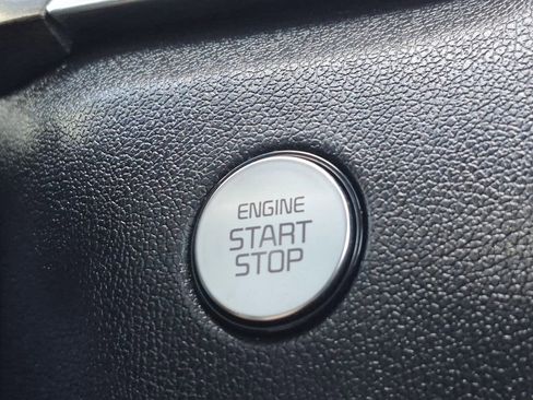 Certified 2022 Kia Sorento SX Prestige w/ Rust Color Package image 28