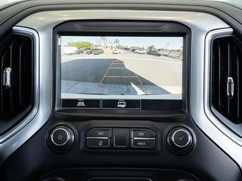 Used 2021 Chevrolet Silverado 1500 LT image 34