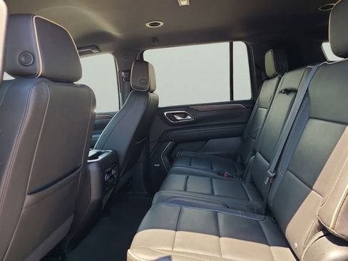 Used 2024 Chevrolet Suburban Premier AWD/4WD image 11