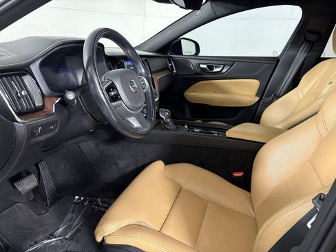 Used 2020 Volvo S60 T5 Inscription image 21