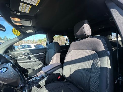 Used 2018 Ford Explorer XLT w/ Equipment Group 201A AWD/4WD image 26