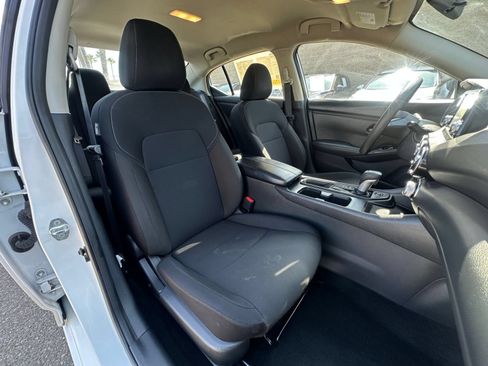Used 2025 Nissan Sentra S FWD image 33