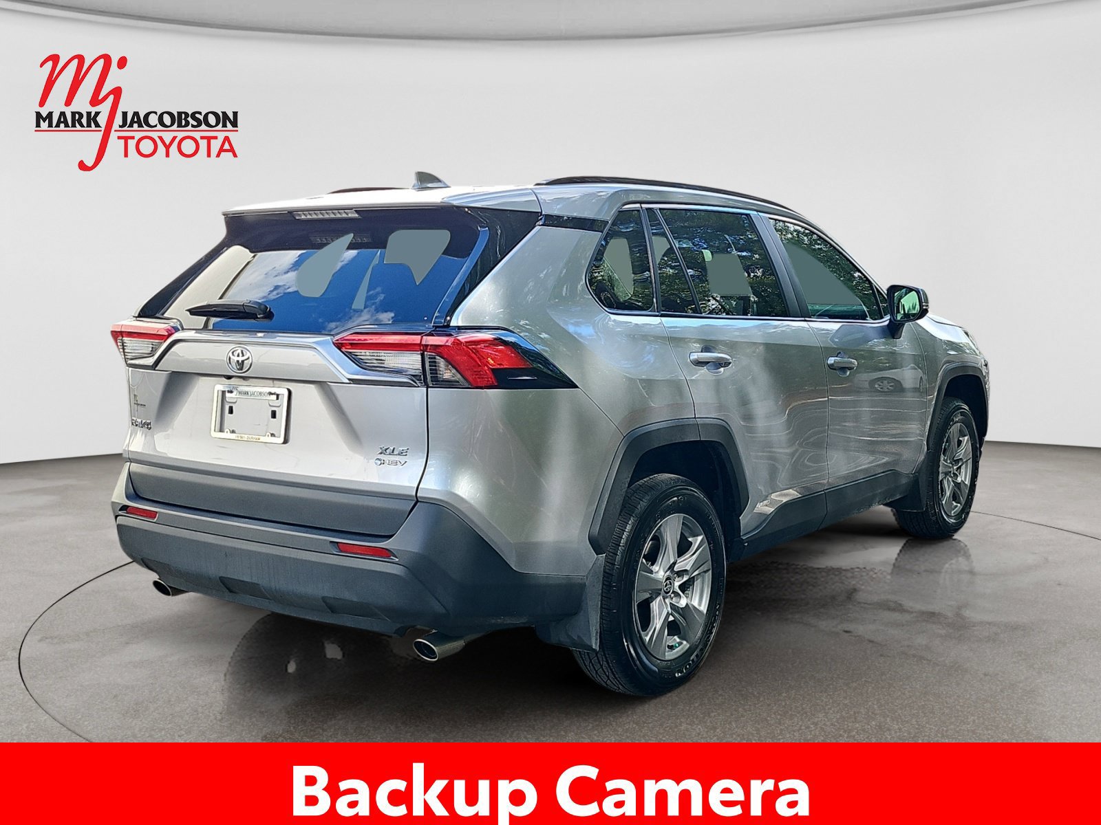 Used 2025 Toyota RAV4 XLE w/ Convenience Package AWD/4WD image 9