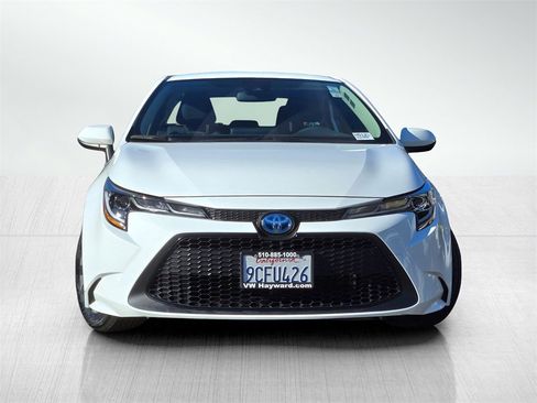 Used 2022 Toyota Corolla LE image 2