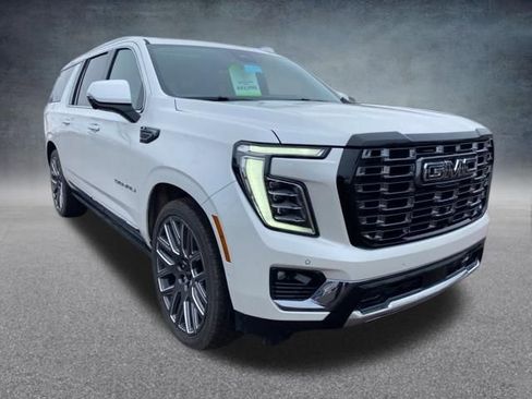 Used 2025 GMC Yukon XL Denali Ultimate w/ LPO, Floor Liner Package AWD/4WD image 2