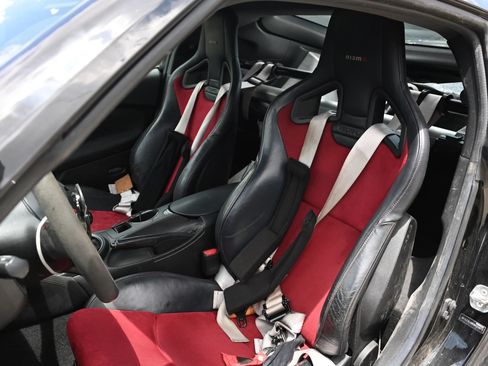 Used 2019 Nissan 370Z NISMO RWD image 14