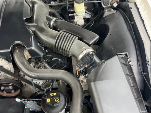Used 2003 Lincoln Town Car Signature RWD image 41