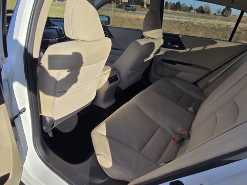 Used 2016 Honda Accord EX image 14