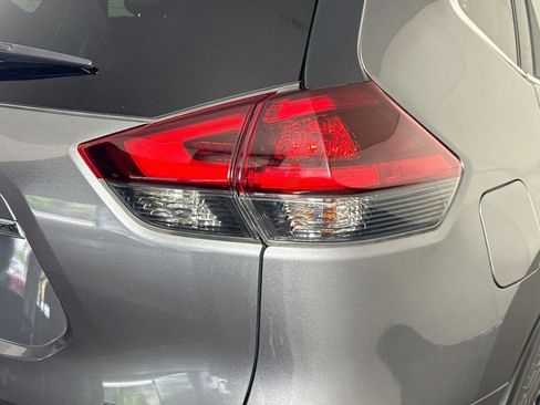 Used 2019 Nissan Rogue SL w/ Premium Package AWD/4WD image 34