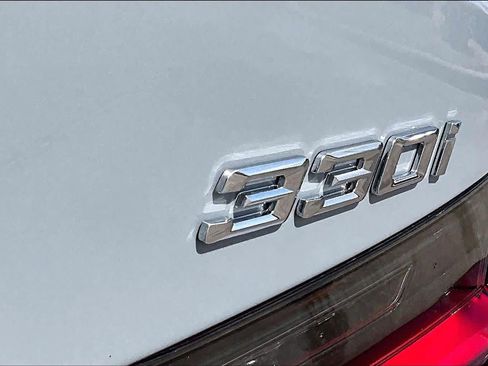 Used 2023 BMW 330i Sedan w/ M Sport Package image 28