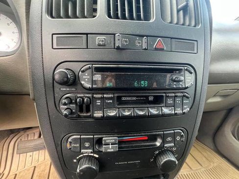 Used 2003 Dodge Caravan Sport FWD image 25
