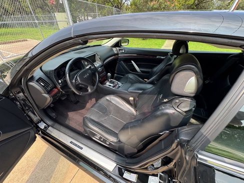 Used 2013 INFINITI G37 Convertible w/ Premium Pkg RWD image 25