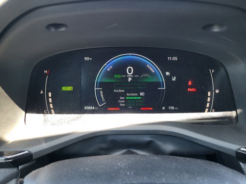 Used 2025 Toyota Camry LE FWD image 17