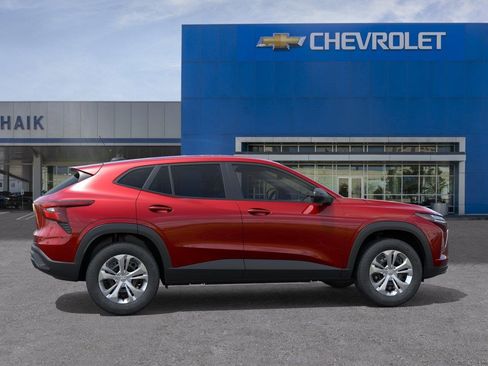 New 2026 Chevrolet Trax LS FWD image 5