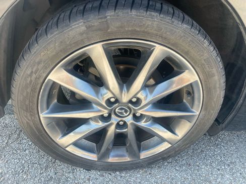 Used 2018 MAZDA MAZDA3 Touring image 3