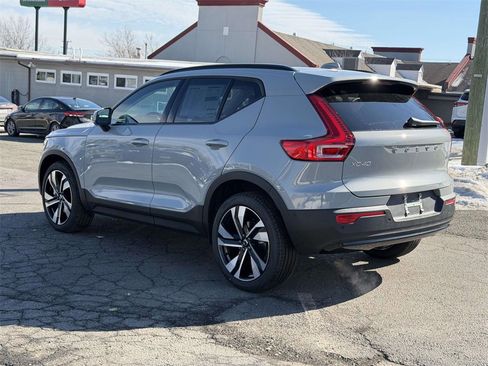 New 2026 Volvo XC40 B5 Ultra w/ Protection Package Premier image 21