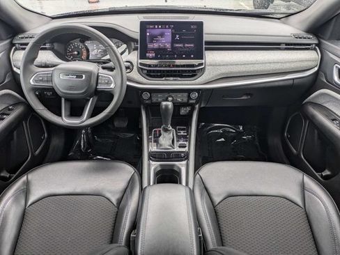 Used 2023 Jeep Compass Latitude w/ Sun and Sound Group AWD/4WD image 16