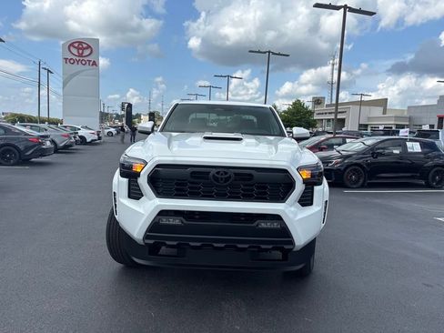 New 2025 Toyota Tacoma TRD Sport image 8