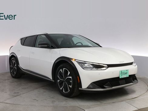 Used 2024 Kia EV6 Wind image 4