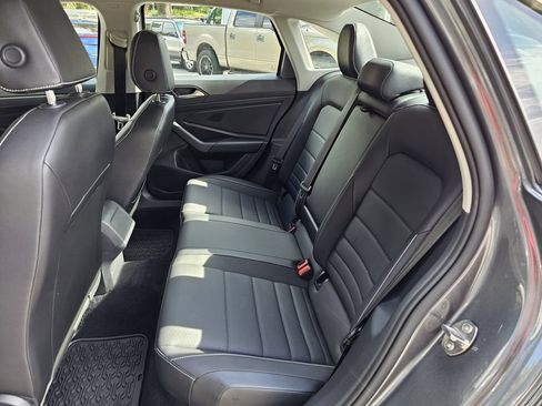 Used 2022 Volkswagen Jetta SE FWD image 15