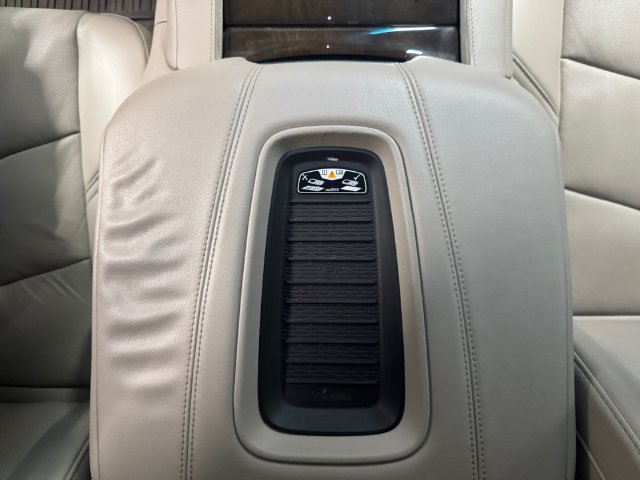 Used 2018 Cadillac Escalade Luxury AWD/4WD image 16