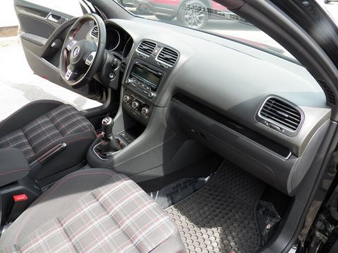 Used 2013 Volkswagen Golf 4-Door FWD image 15