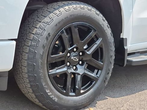 Used 2022 Chevrolet Silverado 1500 RST AWD/4WD image 23