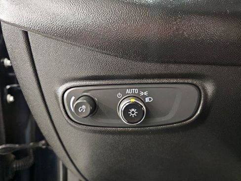 Used 2020 Chevrolet Equinox LS FWD image 19