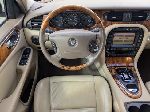 Used 2006 Jaguar XJ8 L image 18