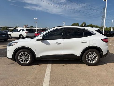 Used 2021 Ford Escape SE w/ Convenience Package FWD image 3