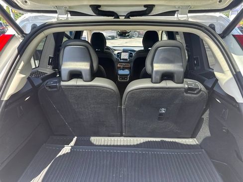 Used 2023 Volvo XC90 B6 Plus w/ Protection Package AWD/4WD image 36