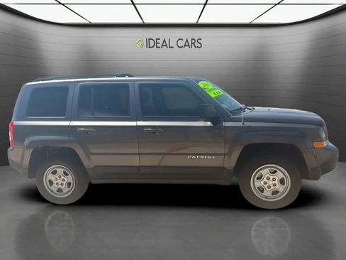 Used 2016 Jeep Patriot Sport w/ Power Value Group AWD/4WD image 4