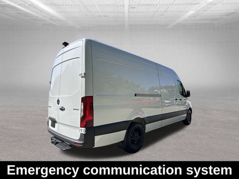 Used 2024 Mercedes-Benz Sprinter 2500 image 5