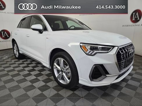 Used 2023 Audi Q3 2.0T Premium w/ Convenience Package AWD/4WD image 1