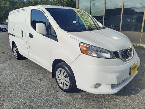 Used 2019 Nissan NV200 SV w/ Navigation Package FWD image 2