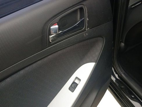 Used 2012 Hyundai Accent SE FWD image 11
