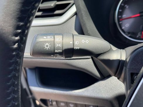 Used 2021 Toyota RAV4 XLE w/ Convenience Package AWD/4WD image 22