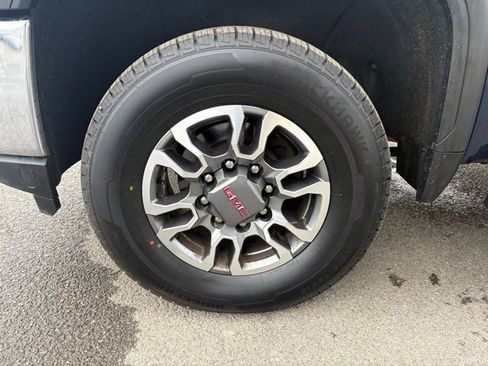 Used 2023 GMC Sierra 2500 SLE w/ SLE Value Package; image 13