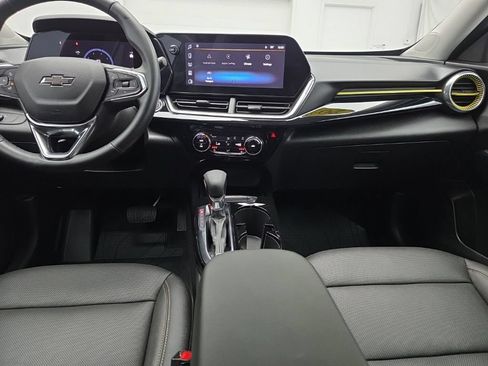 Used 2025 Chevrolet Trax ACTIV w/ Driver Confidence Package FWD image 31