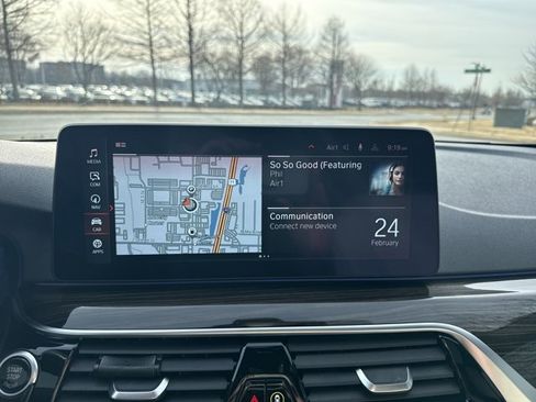 Used 2021 BMW 530i xDrive image 11