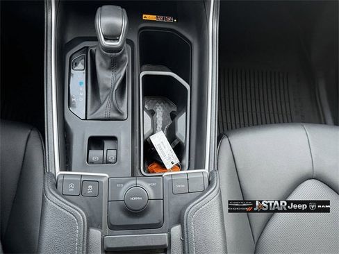 Used 2024 Toyota Grand Highlander XLE image 11