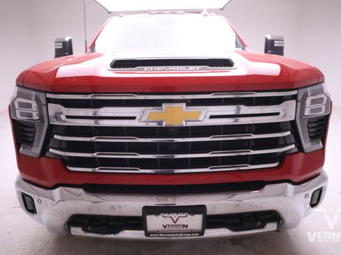 Used 2024 Chevrolet Silverado 3500 LTZ w/ LTZ Convenience Package image 8