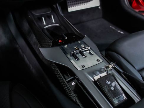 Certified 2025 Ferrari 12Cilindri RWD image 5