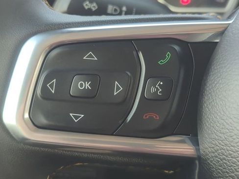 Used 2025 Jeep Wrangler Sahara image 15