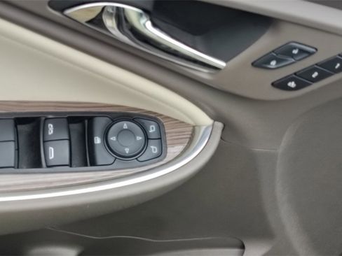 Used 2024 Chevrolet Malibu LT image 9