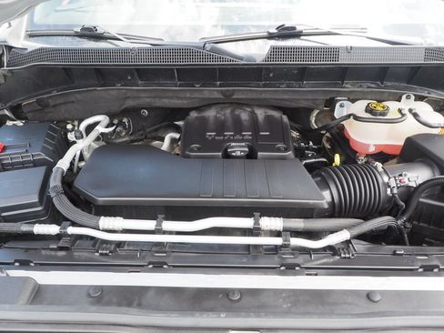 Used 2022 Chevrolet Silverado 1500 LT AWD/4WD image 11